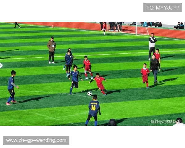 足球比赛中的球场指挥与协调能力